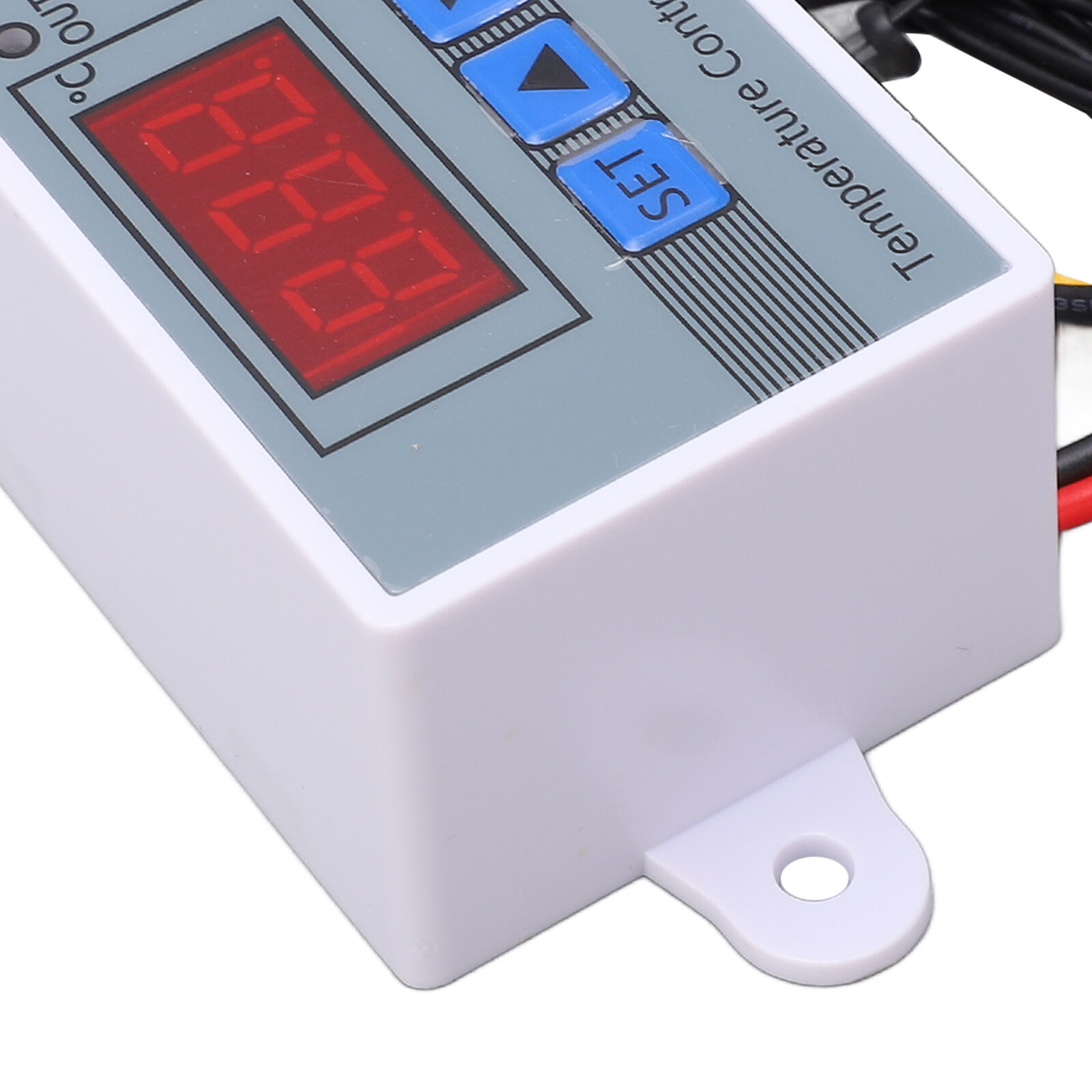 Flowchart diagram showing how a digital temperature controller works with sensor input setpoint comparison and feedback loop for heating and cooling control