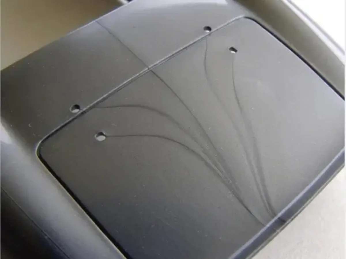 9 Common Injection Molding Defects and How to Fix Them 2 Common injection molding defects chart showing the nine most frequent defects including short shot warpage sink marks flash and weld lines with visual examples